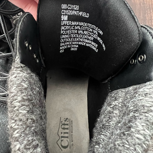 Black Size 9 Boots - Picture 4 of 4